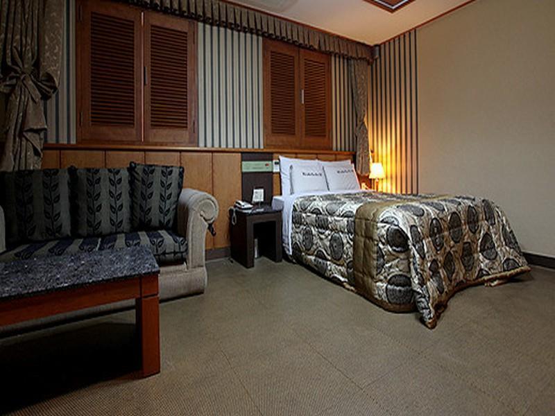 Rampart Hotel Suwon Exteriör bild